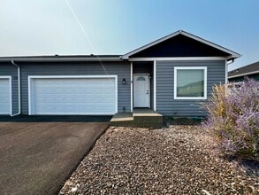 Building Photo - 712 N 30th Ave