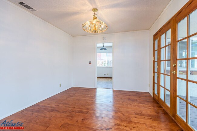 Foto del edificio - Beautiful Home | Attached ADU Suite | Desirable Location