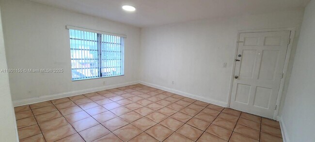 Foto del edificio - 7851 Dunham Blvd