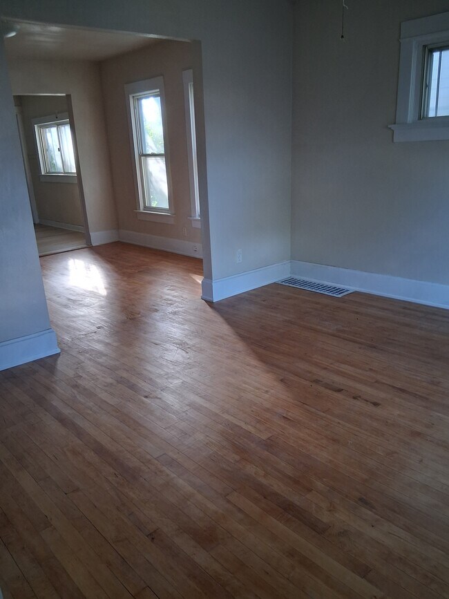 Building Photo - 1558 S 76th St