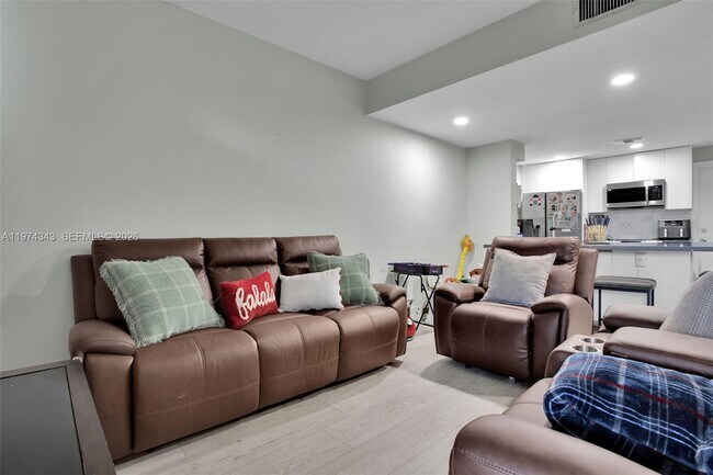 Foto del edificio - 850 Sorrento Dr