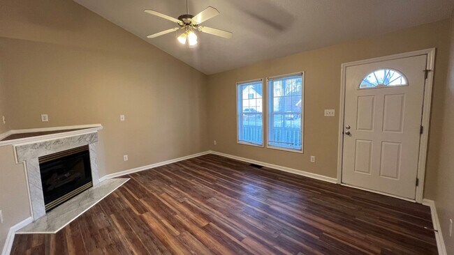 Building Photo - 212 Walnut Creek Dr