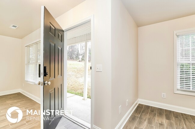 Building Photo - 1901 Savannas Run Dr