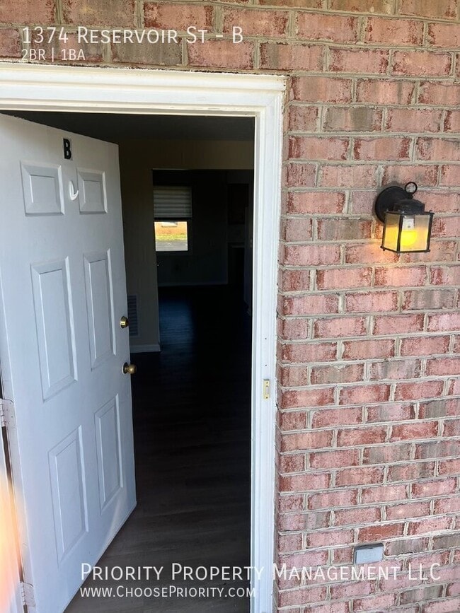 Foto del edificio - 1374 Reservoir St