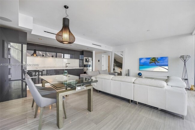 Building Photo - 1451 Brickell Ave