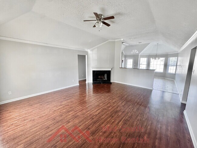 Foto del edificio - 55 Oakridge Cove