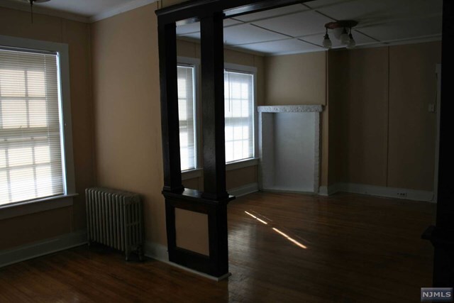 Building Photo - 394 Ringwood Ave
