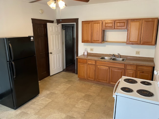 Building Photo - 444 Front St