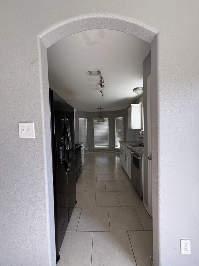 Building Photo - 5703 Vision Ln