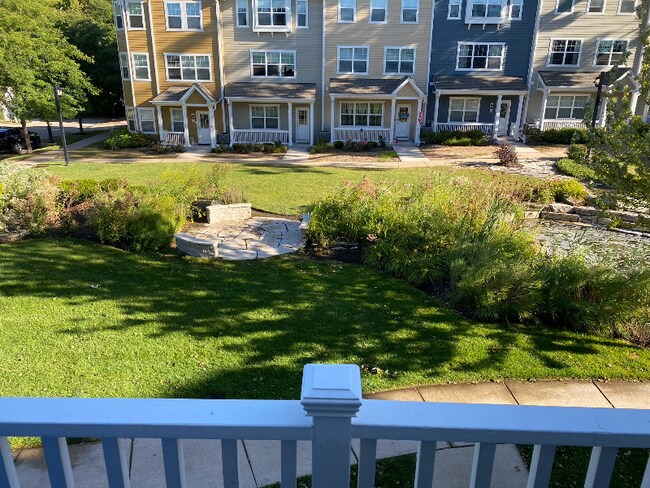 Foto del edificio - 18 Lakeview Pl