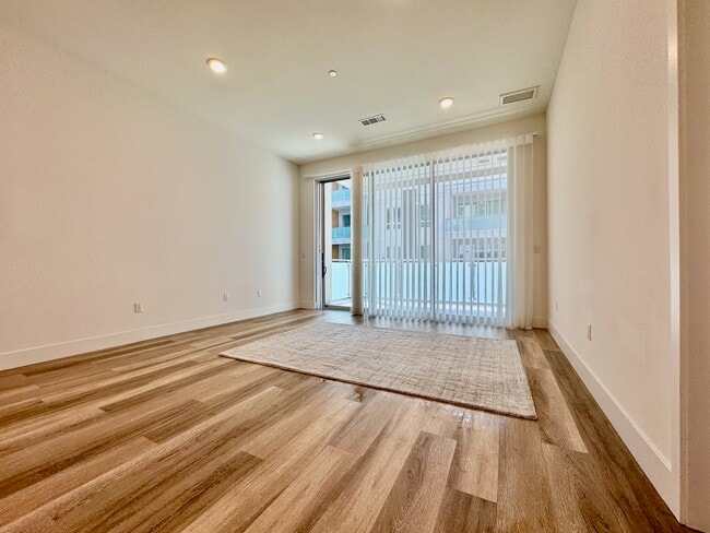 Building Photo - 45128 Warm Springs Blvd