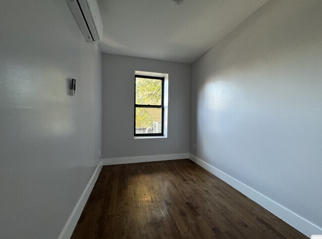 233 MLK #1R — photo 10 of 10