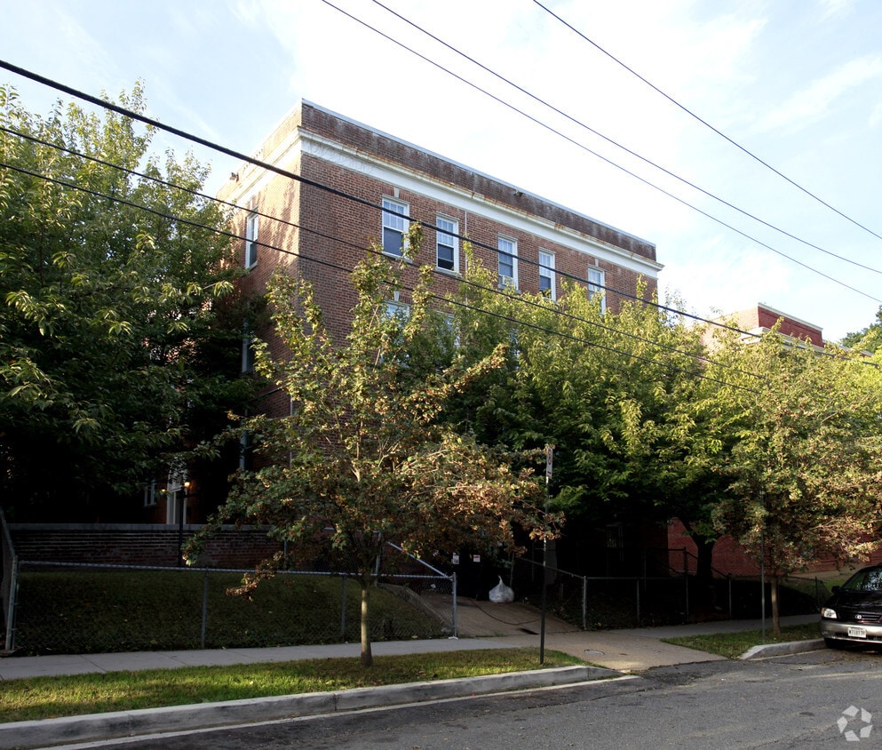 Exterior - 1442 Somerset Pl NW