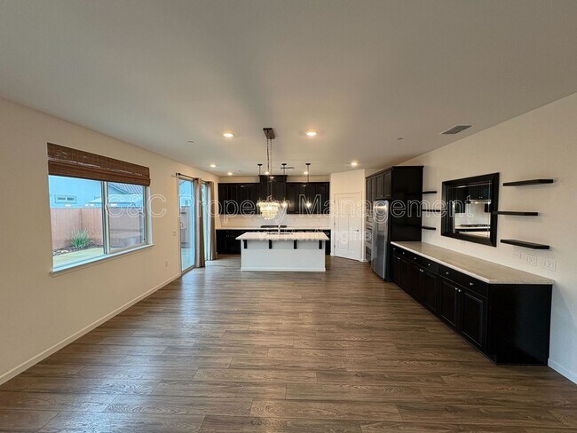 Foto del edificio - 7427 Tapiro Wy