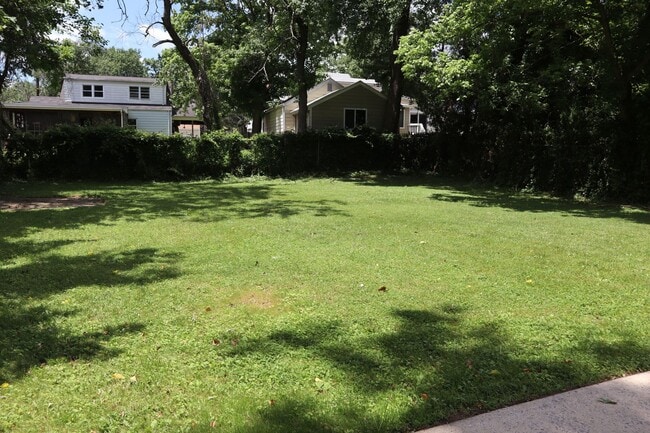 Building Photo - Lovely Single Family Home in Rockville