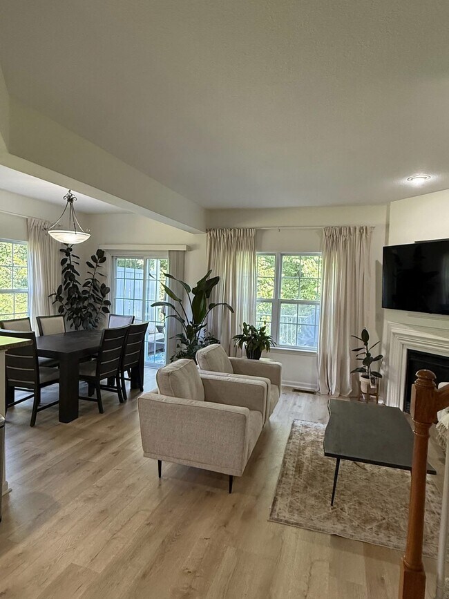 Foto del edificio - 8825 Timber Creek Ln