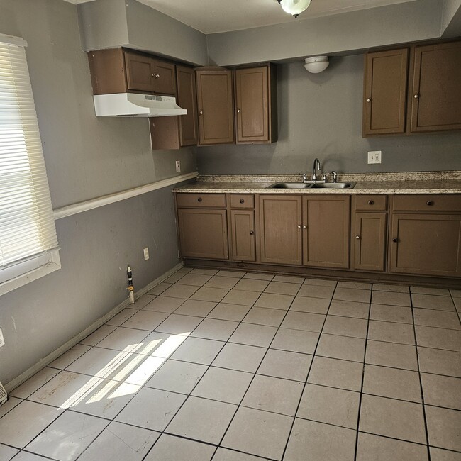 Building Photo - 6503 N 53rd St