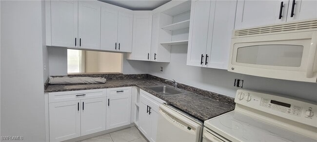 Foto del edificio - 5233 Treetops Dr
