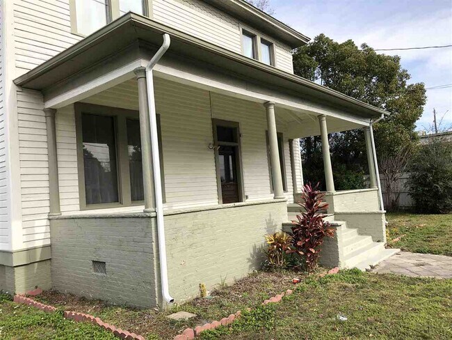 Building Photo - 112 W Gregory St