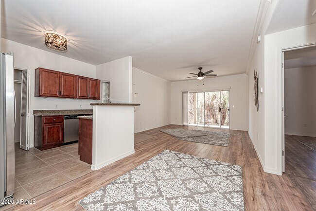 Foto del edificio - 17017 N 12th St