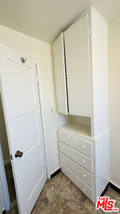 Foto del edificio - 383 Redondo Ave