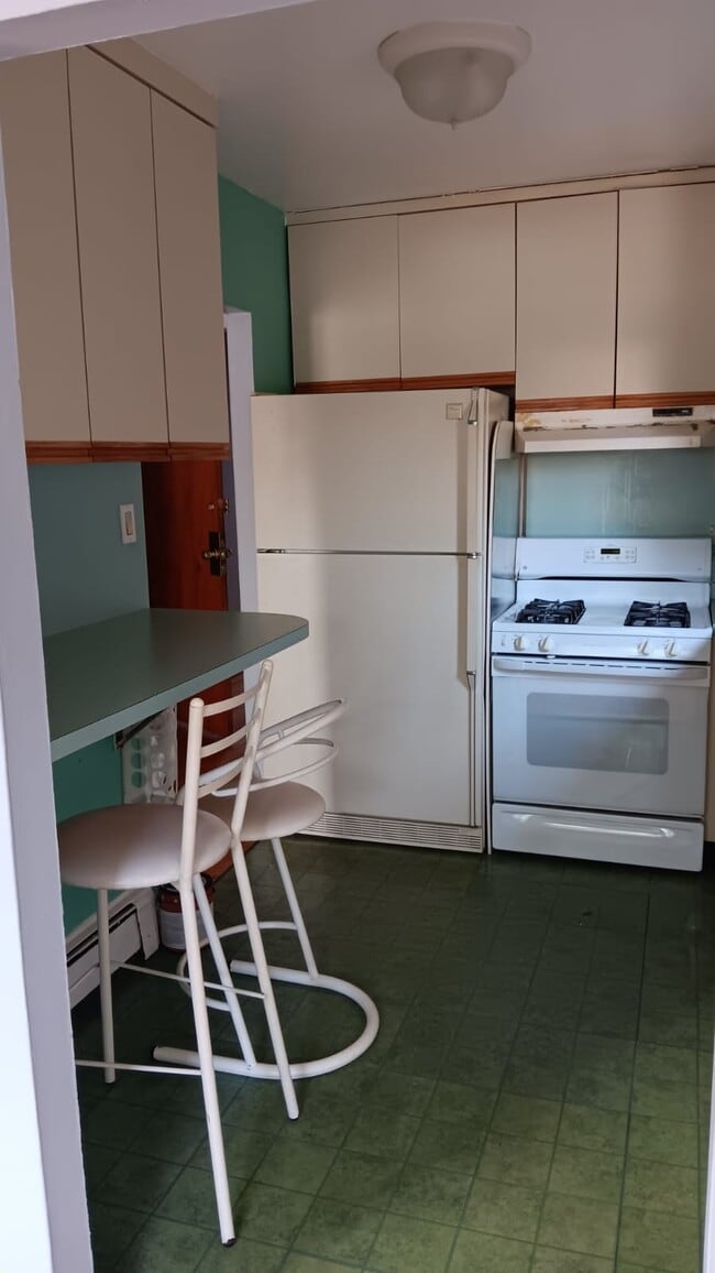 Building Photo - 15709 Horace Harding Expy