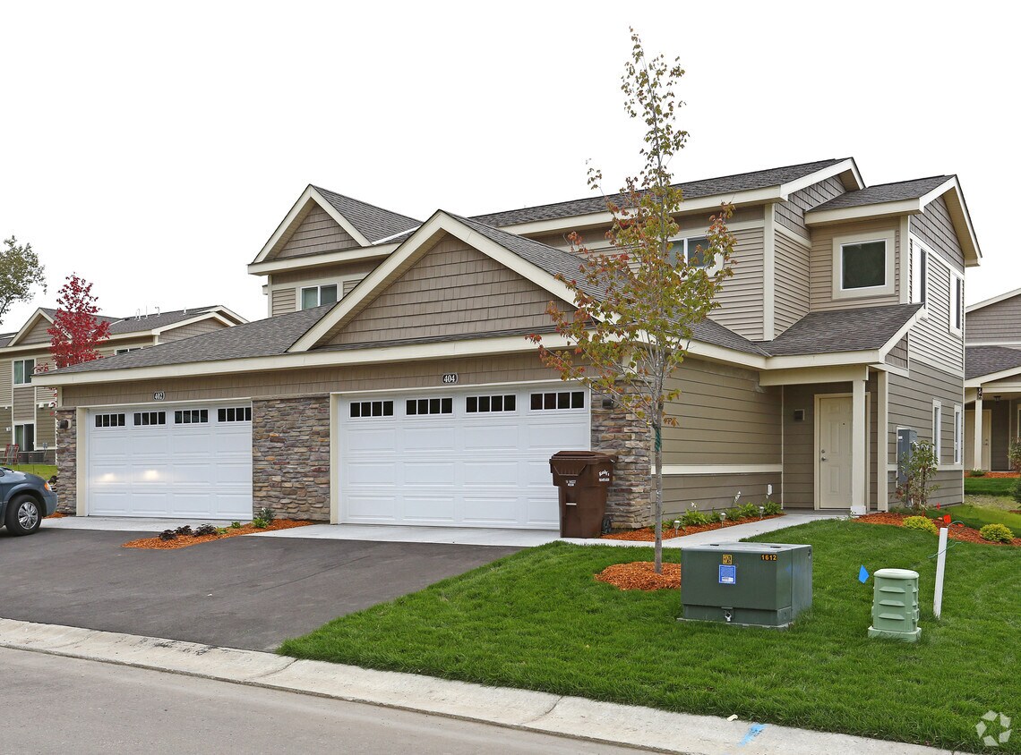 Carrera Townhomes Creek - Creek’s Run Townhomes