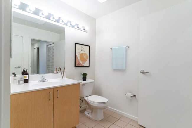 Building Photo - Lofts 640