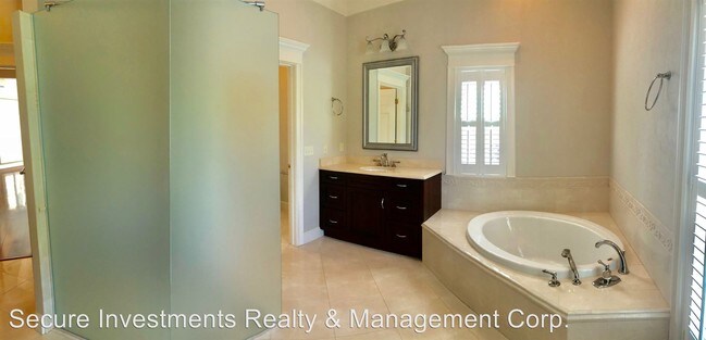 Foto del edificio - 6 br, 5.5 bath House - 6529 NW 50th lane