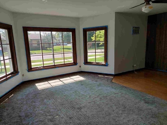 family room - 105 N Delavan St