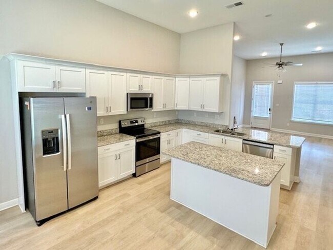 Foto del edificio - Now Leasing in Millington @ Winstone. 5 Bedroom 3 Bath Available Now!