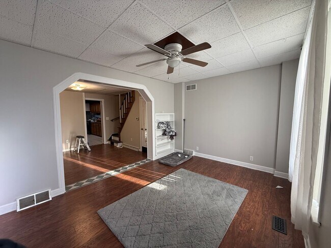 Foto del edificio - 4 bedroom townhouse for rent in Carlisle (bonus room with private entrance)