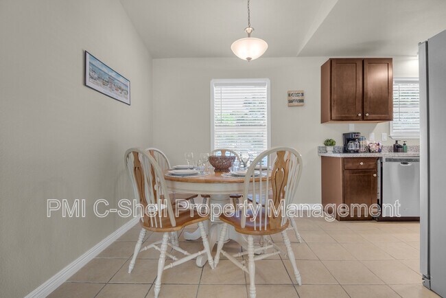 Building Photo - 3531 Southwind Dr