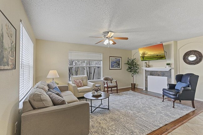 Building Photo - 8101 Flowertree Dr