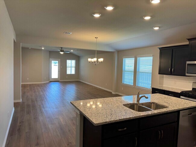 Foto del edificio - 1179 Kennesaw Dr