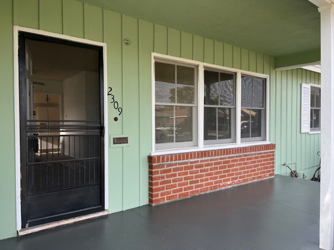 Foto principal - Home with Great Outdoor Space!