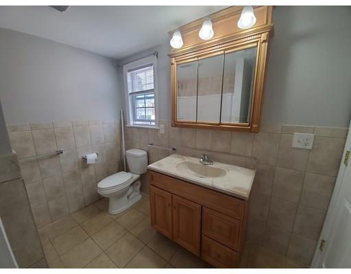 Building Photo - 433 Gorham St