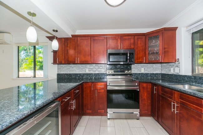 Photo - Beautiful 4 bedroom /2.5 bath in Royal Kunia House