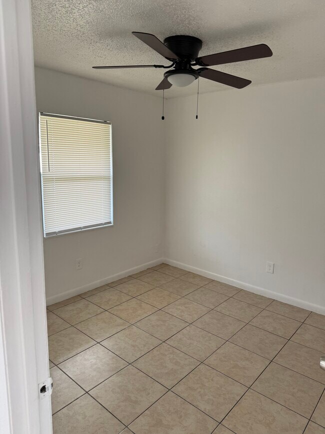 Foto del edificio - 2030 E 140th Ave