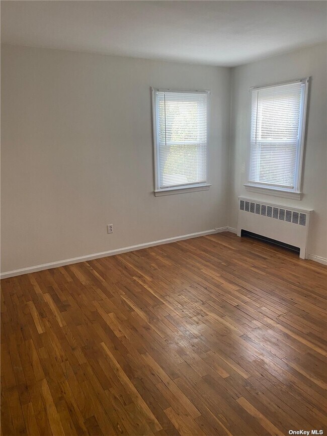 Building Photo - 205 Forest Ave