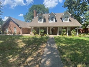 Building Photo - 601 Brown Dr