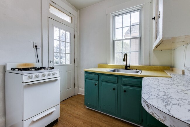 Building Photo - 275 Lelia St