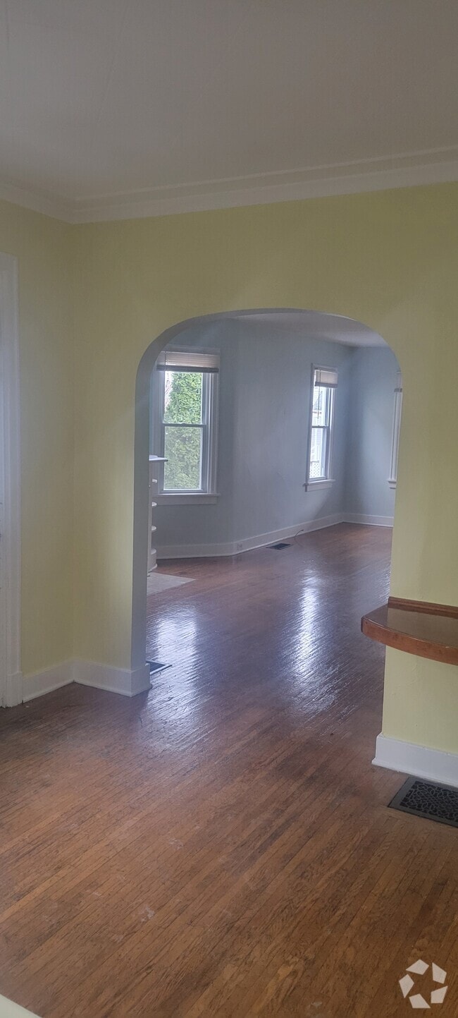 Building Photo - 423 Meigs St