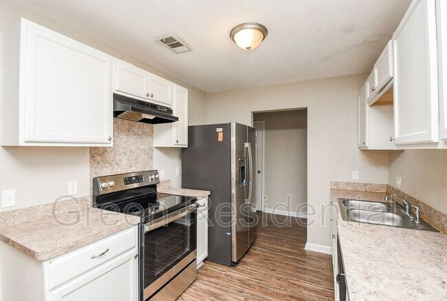 Foto del edificio - 8343 Rinn St