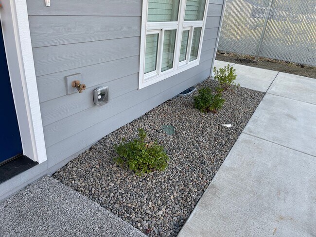 Foto del edificio - End Townhouse Unit in South Medford/Phoenix Area
