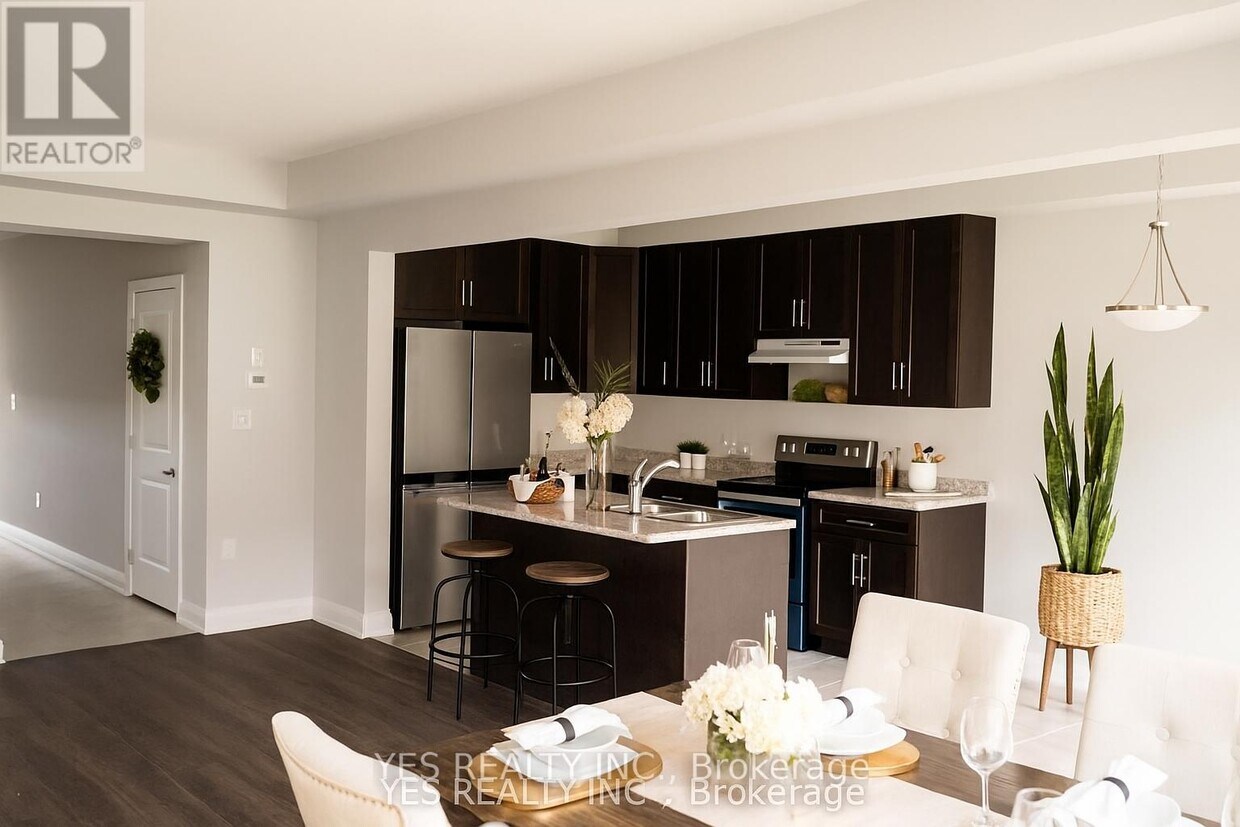 Primary Photo - 36 Bur Oak Dr