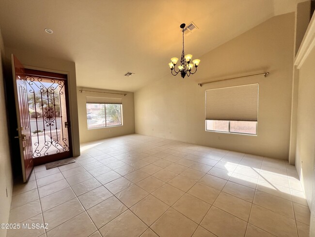 Building Photo - 8679 N Ahwatukee Way