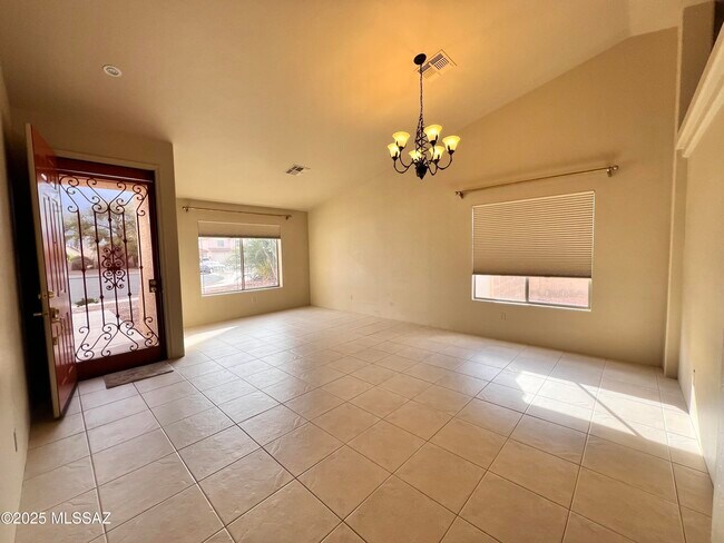 Foto del edificio - 8679 N Ahwatukee Way