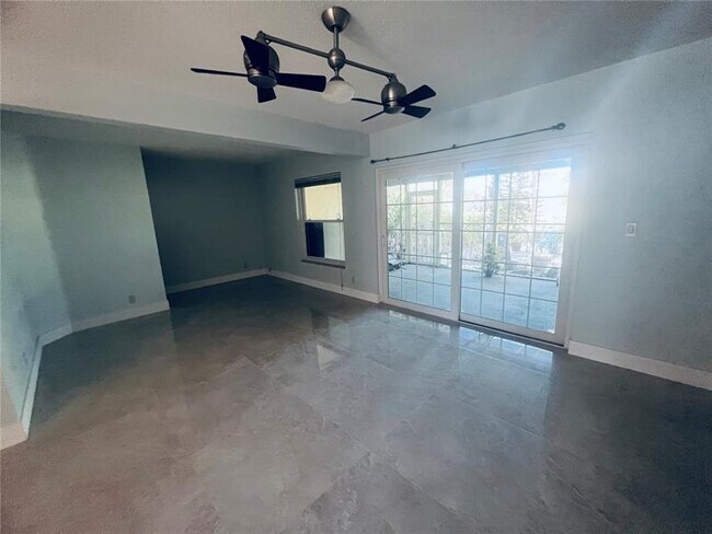 Building Photo - 275 Sunshine Dr