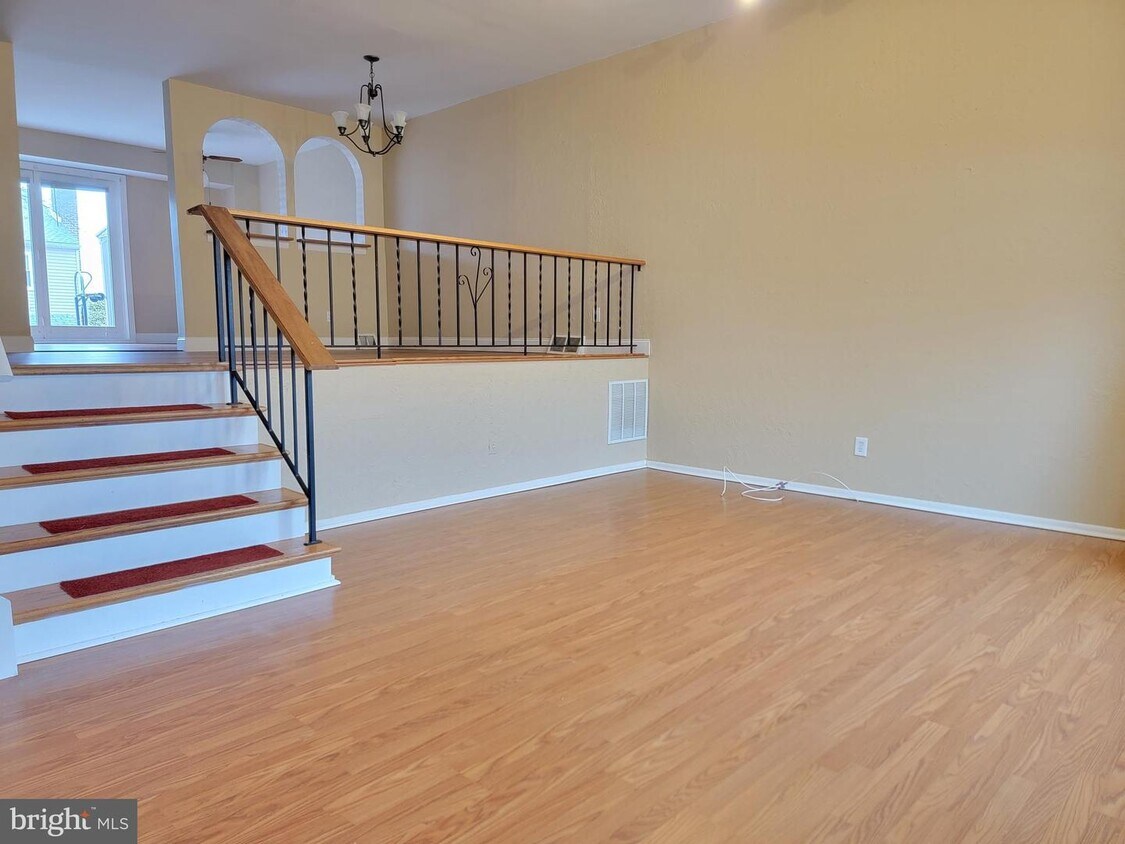 Foto principal - 5203 Bay Rd